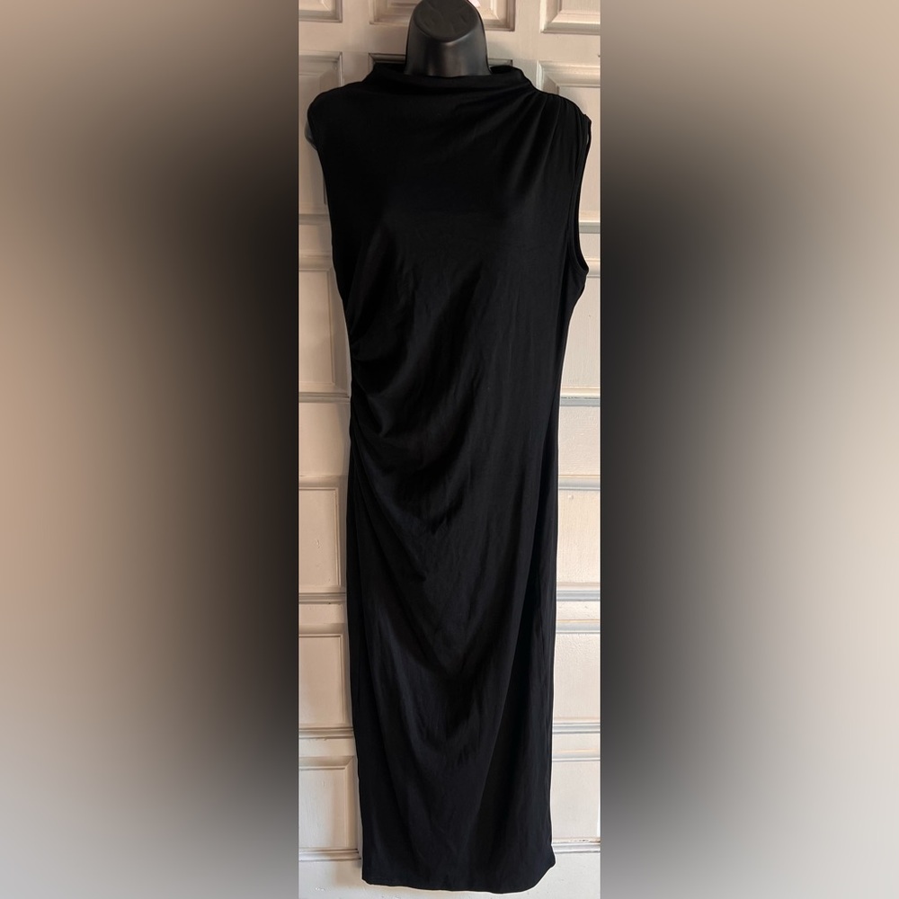 Chic Black Dress Back Slit - Picture 3 of 3